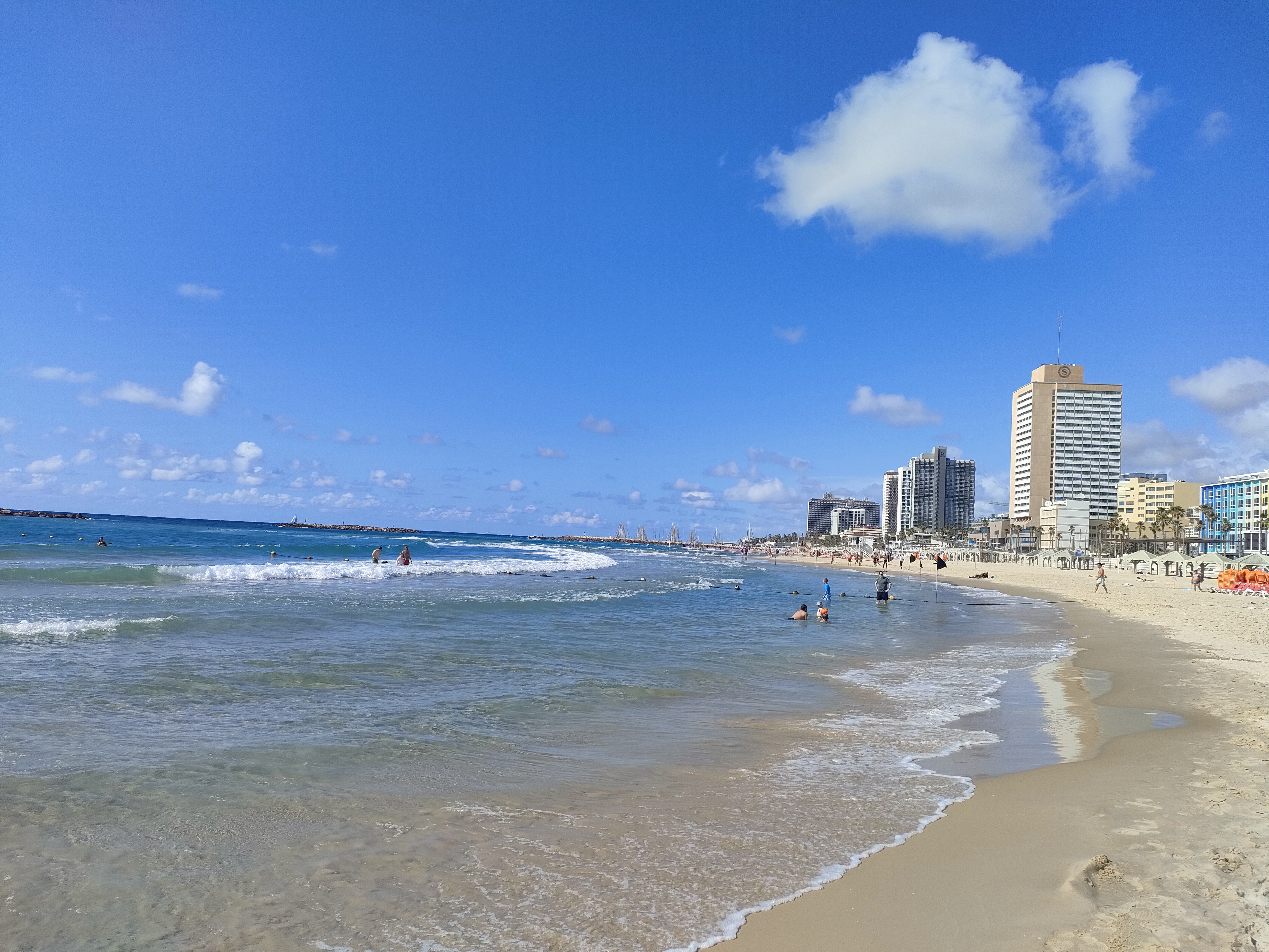 tel aviv beach